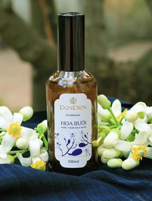 Nước thơm hoa bưởi