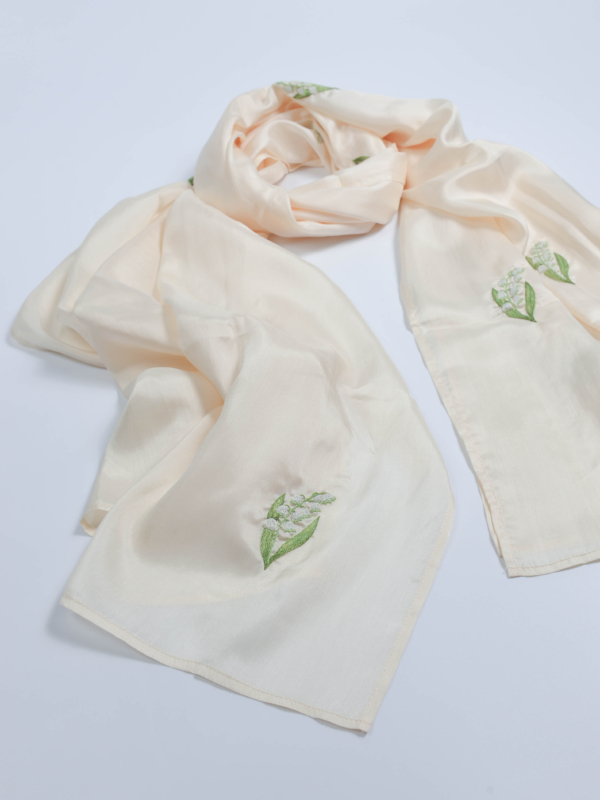 Khăn Luxury thêu Mùa Linh Lan